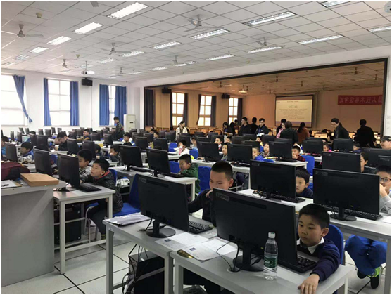 全国机器人等级考试开启，瓦力工厂小学员沉着应战，计算机技术开发再掀新篇章